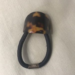 Tortoise hairtie